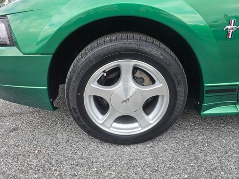 Used 2001 Ford Mustang Premium RWD image 15