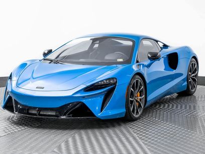 New 2025 McLaren Artura
