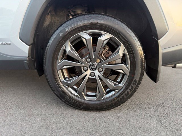 Used 2023 Toyota RAV4 XLE Premium AWD/4WD image 31