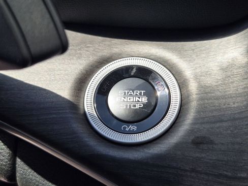 Used 2025 Jeep Grand Cherokee Limited RWD image 18