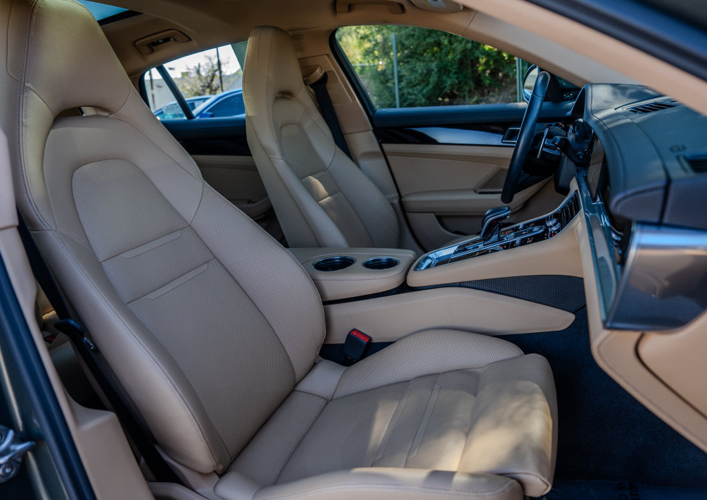 Used 2023 Porsche Panamera w/ Premium Package RWD image 21