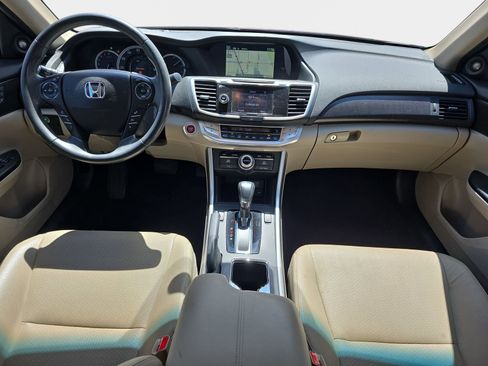 Used 2014 Honda Accord Touring image 10