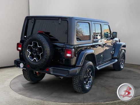 Used 2020 Jeep Wrangler Unlimited Sahara image 7