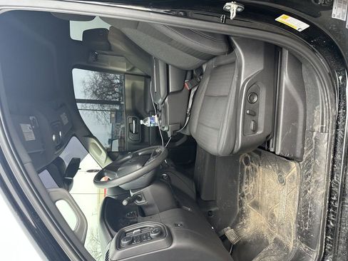 Used 2024 Chevrolet Silverado 1500 Custom Trail Boss image 15