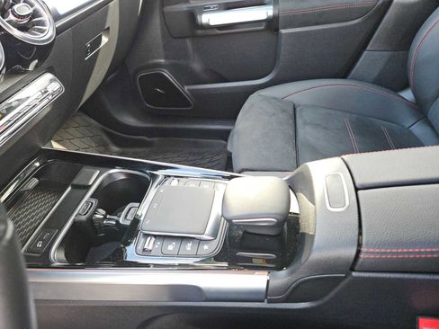 Certified 2023 Mercedes-Benz GLB 250 image 21