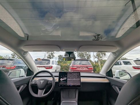 Used 2021 Tesla Model Y Long Range image 20