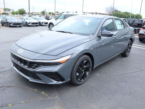 New 2026 Hyundai Elantra SEL Sport Premium FWD image 10