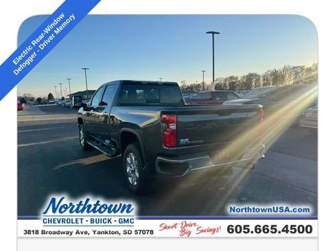 Used 2020 Chevrolet Silverado 2500 LTZ w/ LTZ Plus Package image 12