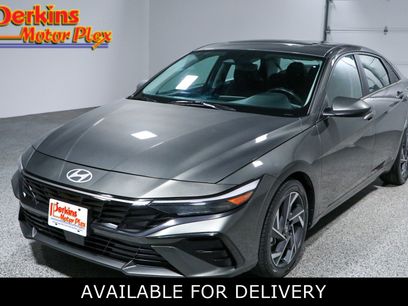 Used 2024 Hyundai Elantra SEL w/ Convenience Package