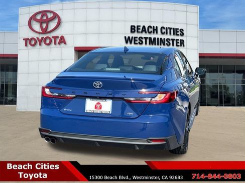 Used 2025 Toyota Camry SE FWD image 11