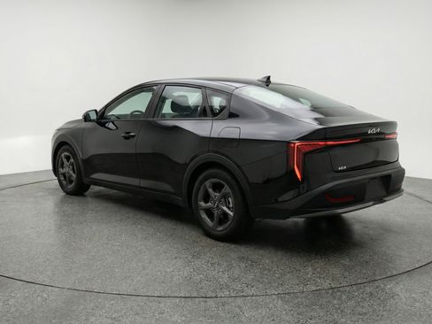 Used 2025 Kia K4 LXS image 6