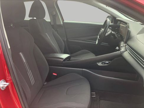 Used 2023 Hyundai Elantra SEL w/ Convenience Package FWD image 9