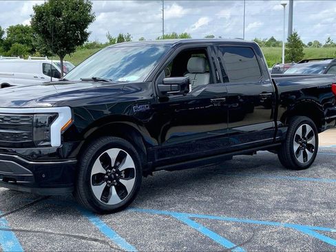 Used 2025 Ford F150 Lightning Platinum AWD/4WD image 5
