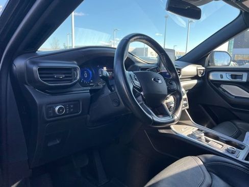 Used 2020 Ford Explorer ST w/ Premium Technology Package image 9