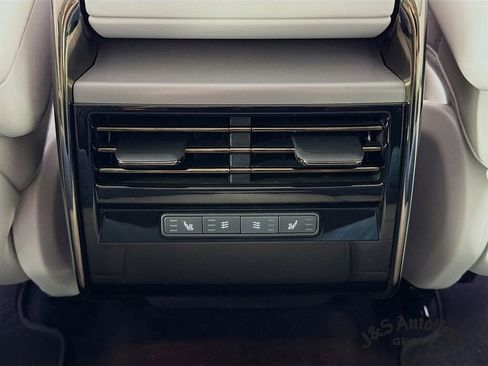 Used 2024 Land Rover Range Rover Sport SE image 31