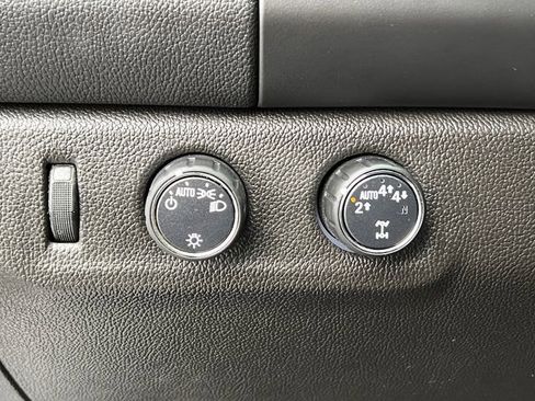 Used 2020 Chevrolet Colorado LT image 20