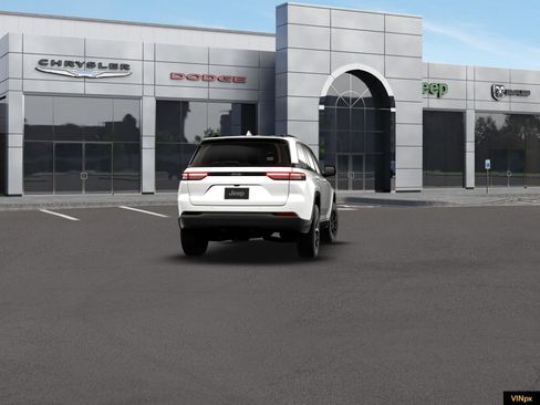 New 2026 Jeep Grand Cherokee Altitude RWD image 14