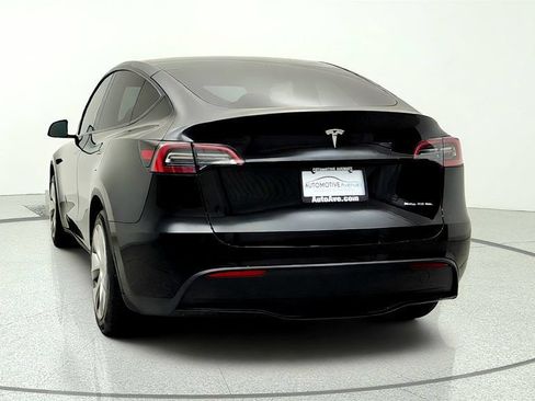 Used 2024 Tesla Model Y Long Range AWD/4WD image 6