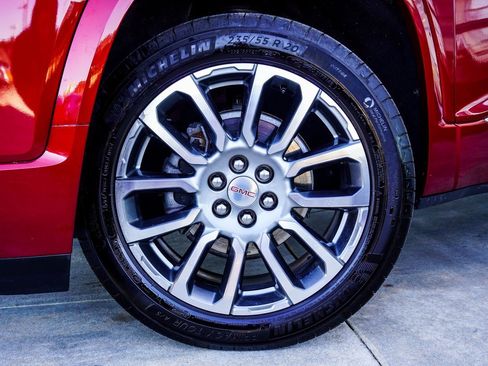 Used 2023 GMC Acadia Denali w/ Denali Ultimate Package image 3