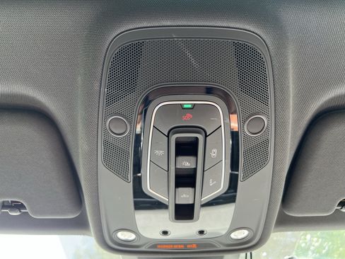 Used 2019 Audi Q8 Prestige AWD/4WD image 28