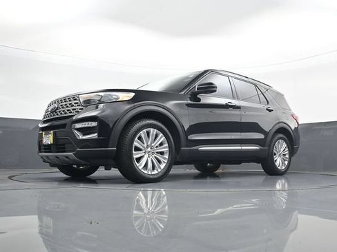 Used 2024 Ford Explorer Limited w/ Limited Technology Package AWD/4WD image 22
