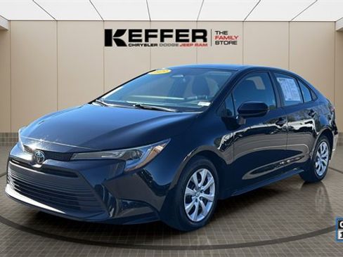 Used 2023 Toyota Corolla LE image 1