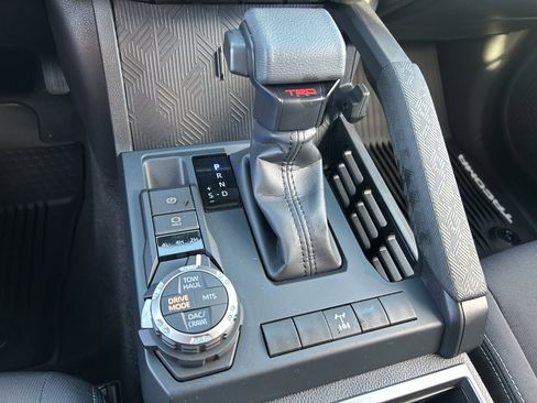 Used 2025 Toyota Tacoma TRD Off-Road AWD/4WD image 25