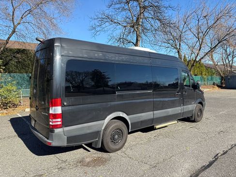 Used 2016 Mercedes-Benz Sprinter 2500 image 7