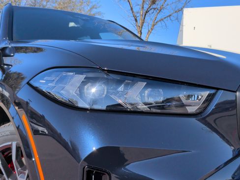 New 2026 BMW X5 xDrive50e image 3