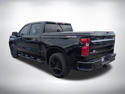 Used 2023 Chevrolet Silverado 1500 Custom AWD/4WD image 5