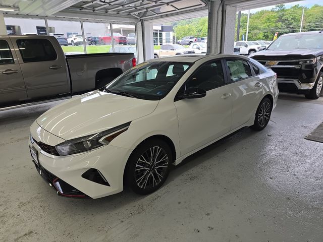Used 2024 Kia Forte GT-Line w/ GT-Line Premium Package FWD image 2