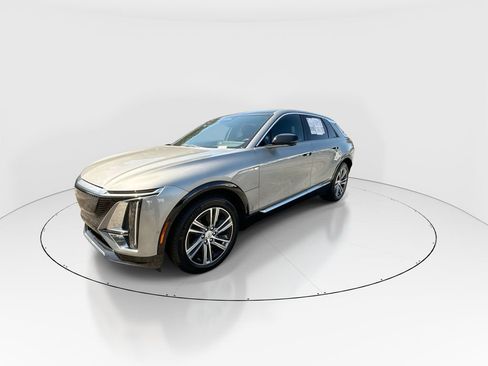 Used 2024 Cadillac Lyriq Luxury RWD image 4