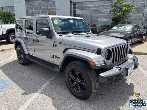 Used 2020 Jeep Wrangler Unlimited Sahara AWD/4WD image 6