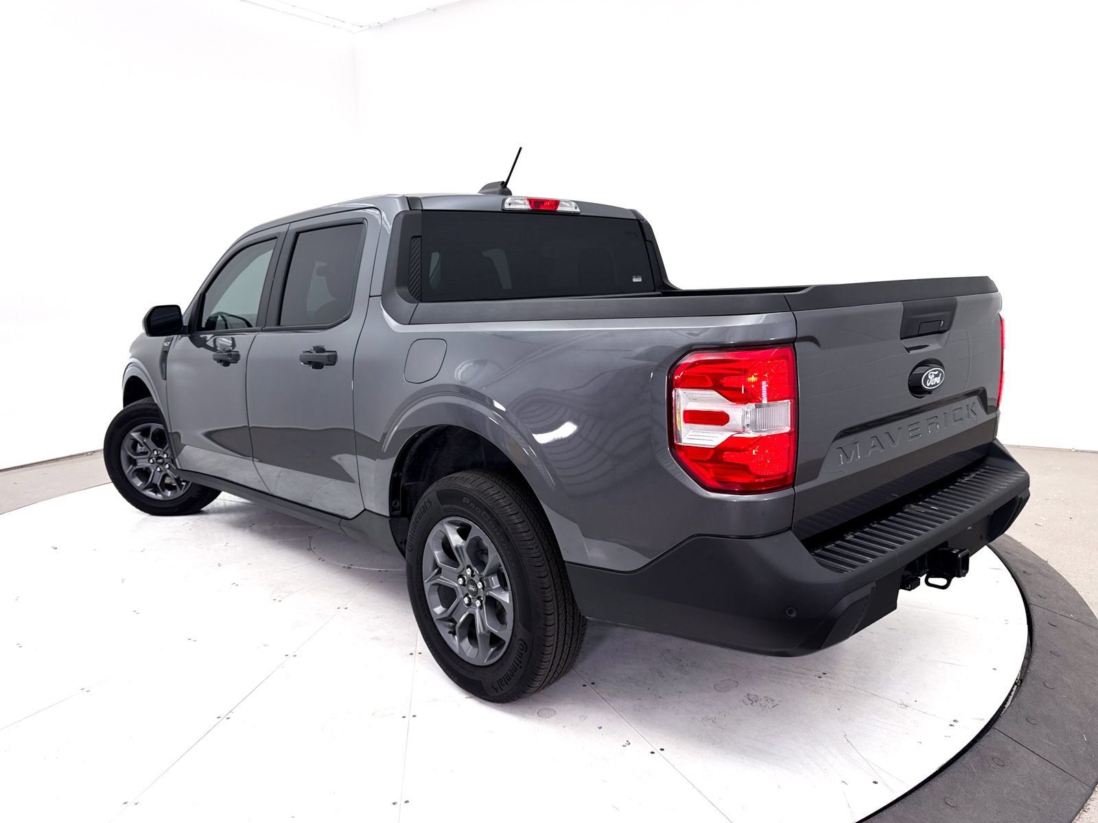 Used 2025 Ford Maverick XLT FWD image 2