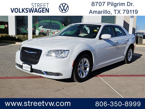 Used 2023 Chrysler 300 Touring image 1
