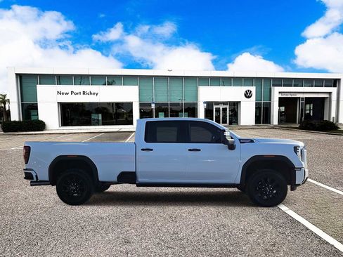 Used 2024 GMC Sierra 2500 AT4 w/ AT4 Premium Plus Package image 9