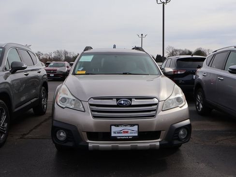 Used 2014 Subaru Outback 2.5i Limited w/ Moonroof Package image 4