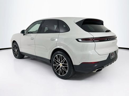 Certified 2024 Porsche Cayenne AWD/4WD image 3