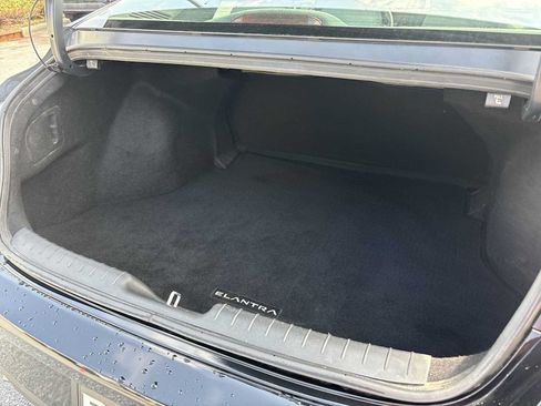 Used 2023 Hyundai Elantra SE FWD image 22