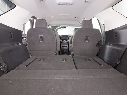 Used 2021 Chevrolet Traverse LT AWD/4WD image 25