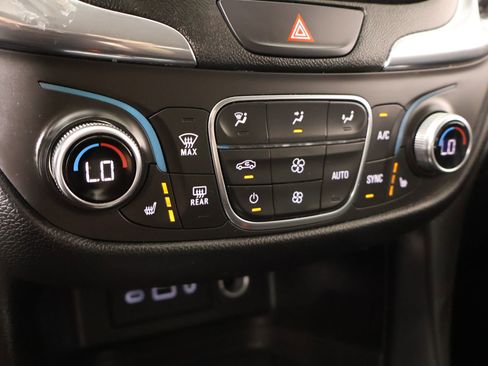 Used 2019 Chevrolet Equinox LT FWD image 7