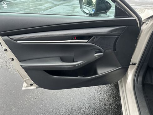 Used 2024 MAZDA MAZDA3 s image 19