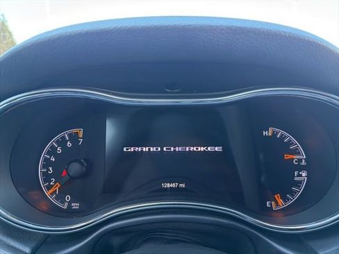 Used 2018 Jeep Grand Cherokee Limited image 14