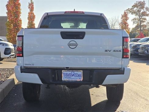 Used 2023 Nissan Frontier SV image 19
