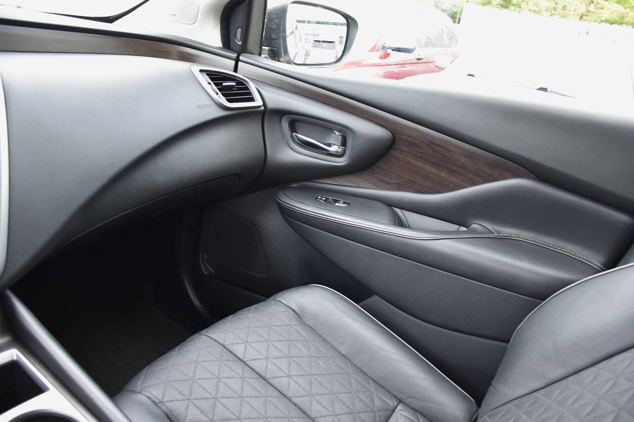 Used 2020 Nissan Murano Platinum w/ Cargo Package FWD image 19