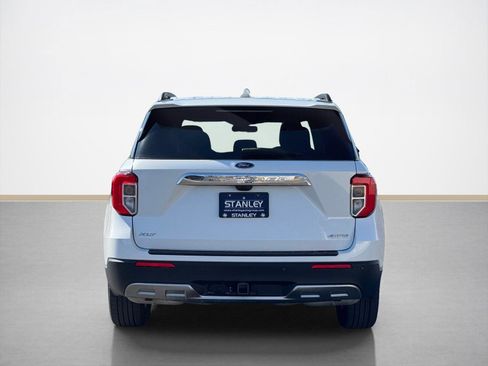 Used 2023 Ford Explorer XLT w/ Equipment Group 202A image 6