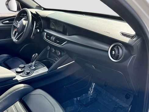 Used 2018 Alfa Romeo Stelvio Ti Sport image 30