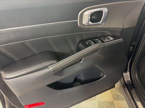 Certified 2023 Kia Sorento SX AWD/4WD image 11
