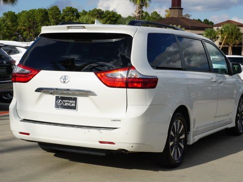 Used 2020 Toyota Sienna Limited Premium image 6