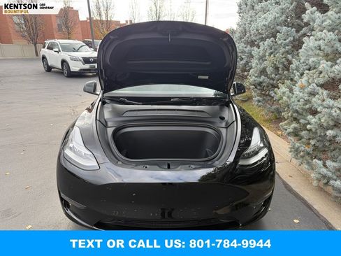 Used 2022 Tesla Model Y Long Range image 34